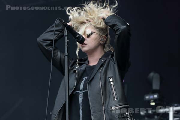 THE PRETTY RECKLESS - 2017-08-25 - SAINT CLOUD - Domaine National - Grande Scene - 